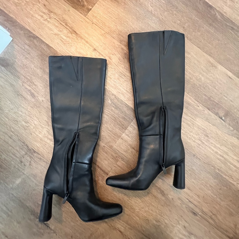 Vince Vero Cuoio Black Leather Boot size 5.5